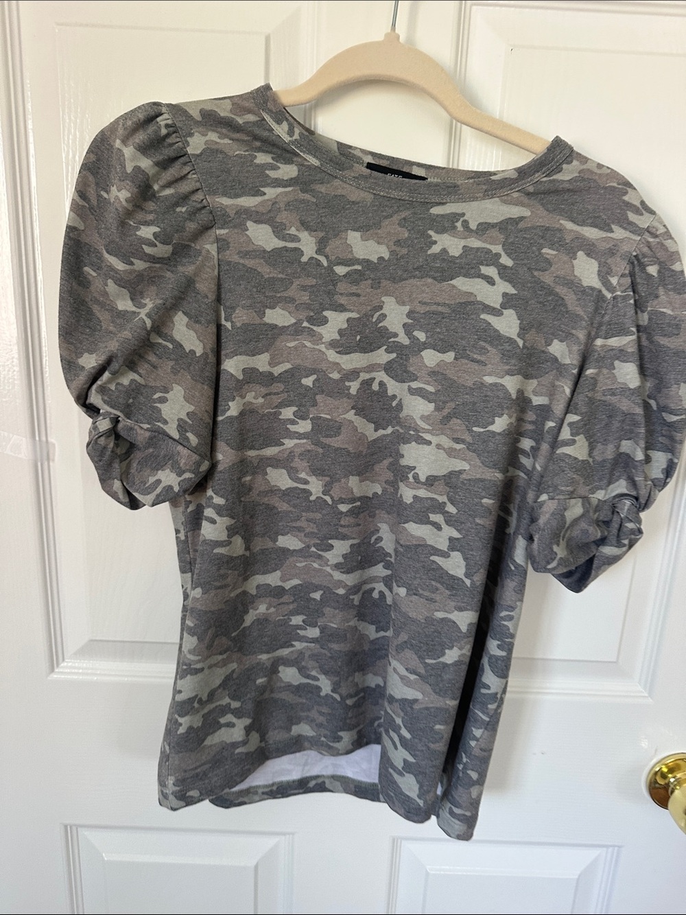 Fate Gray Camouflage Puff Sleeve Top